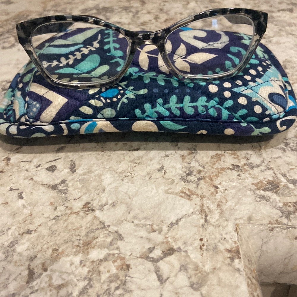 Vera bradley reading glasses And eyeglass case